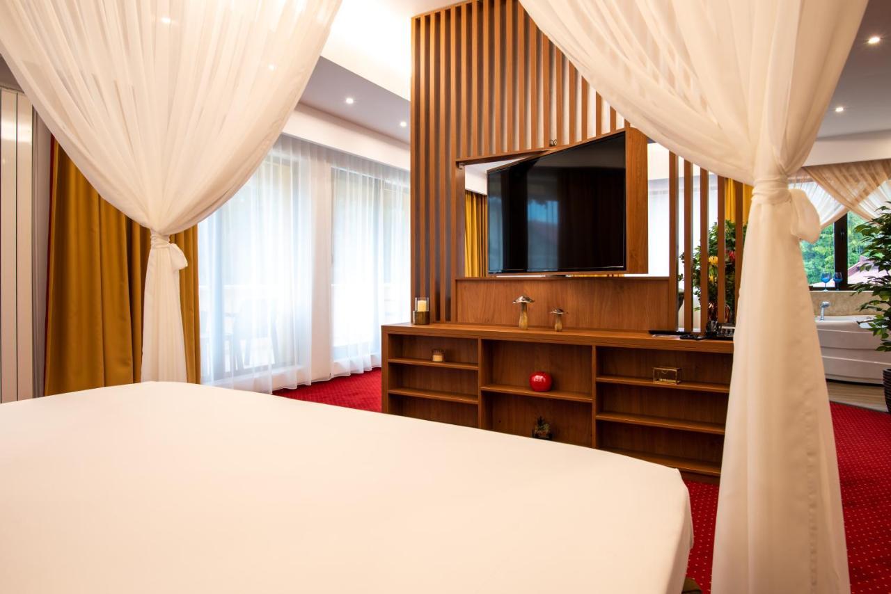 Vila Simonte Poiana Brasov Hotel ภายนอก รูปภาพ